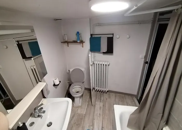 Pensión L'appart' Abri Vélos - Bikes Shelter